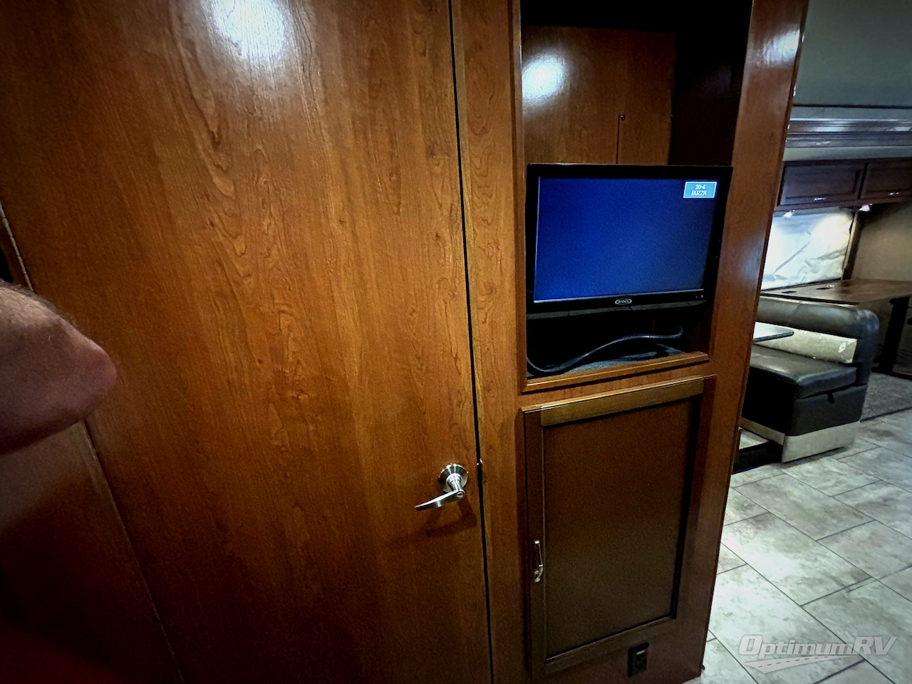 2017 Fleetwood Flair 31B Photo 12