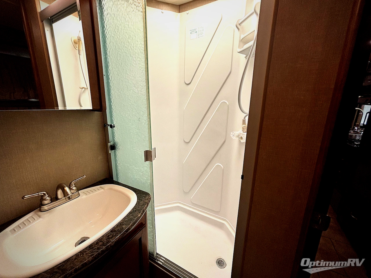 2017 Fleetwood Flair 31B Photo 14