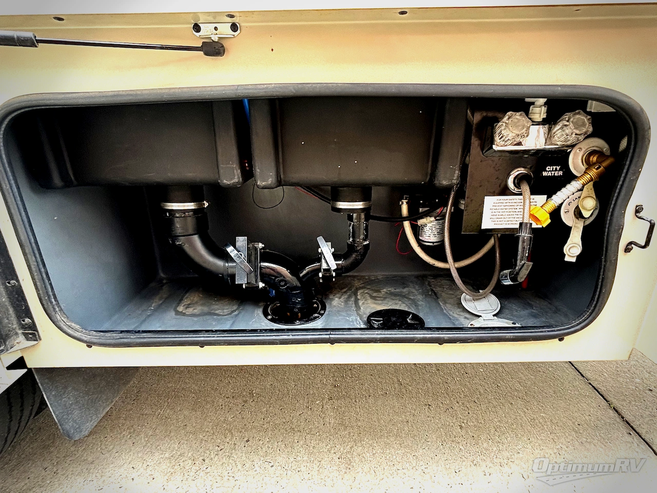 2017 Fleetwood Flair 31B Photo 28