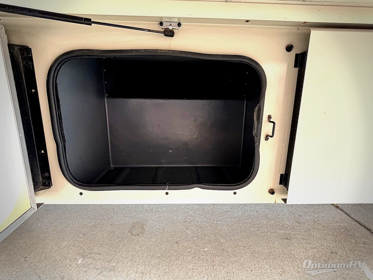 2017 Fleetwood Flair 31B Photo 30