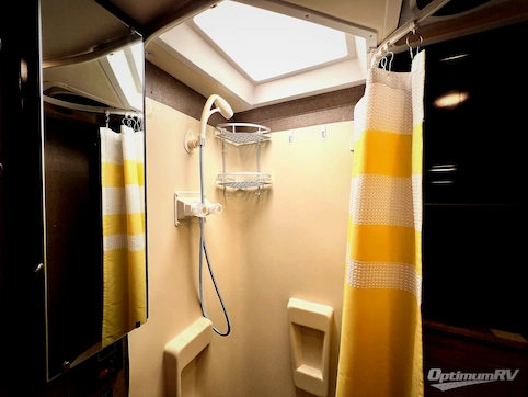 2017 Thor Siesta Sprinter 24SR RV Photo 4
