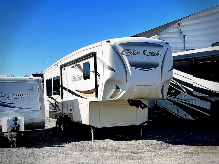 2016 Forest River Cedar Creek Silverback 29RE RV Photo 1