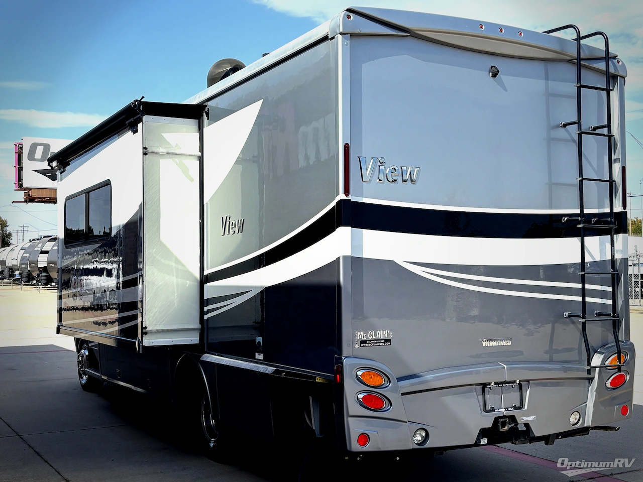 2019 Winnebago View 24J Photo 3