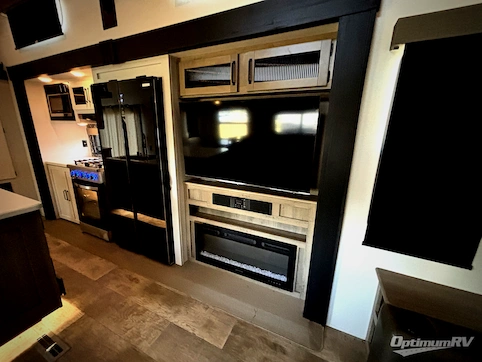 2025 Palomino Puma Destination 402LFT RV Photo 2