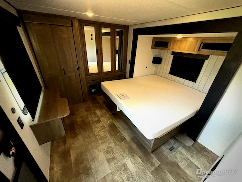 2025 Palomino Puma Destination 402LFT RV Photo 4