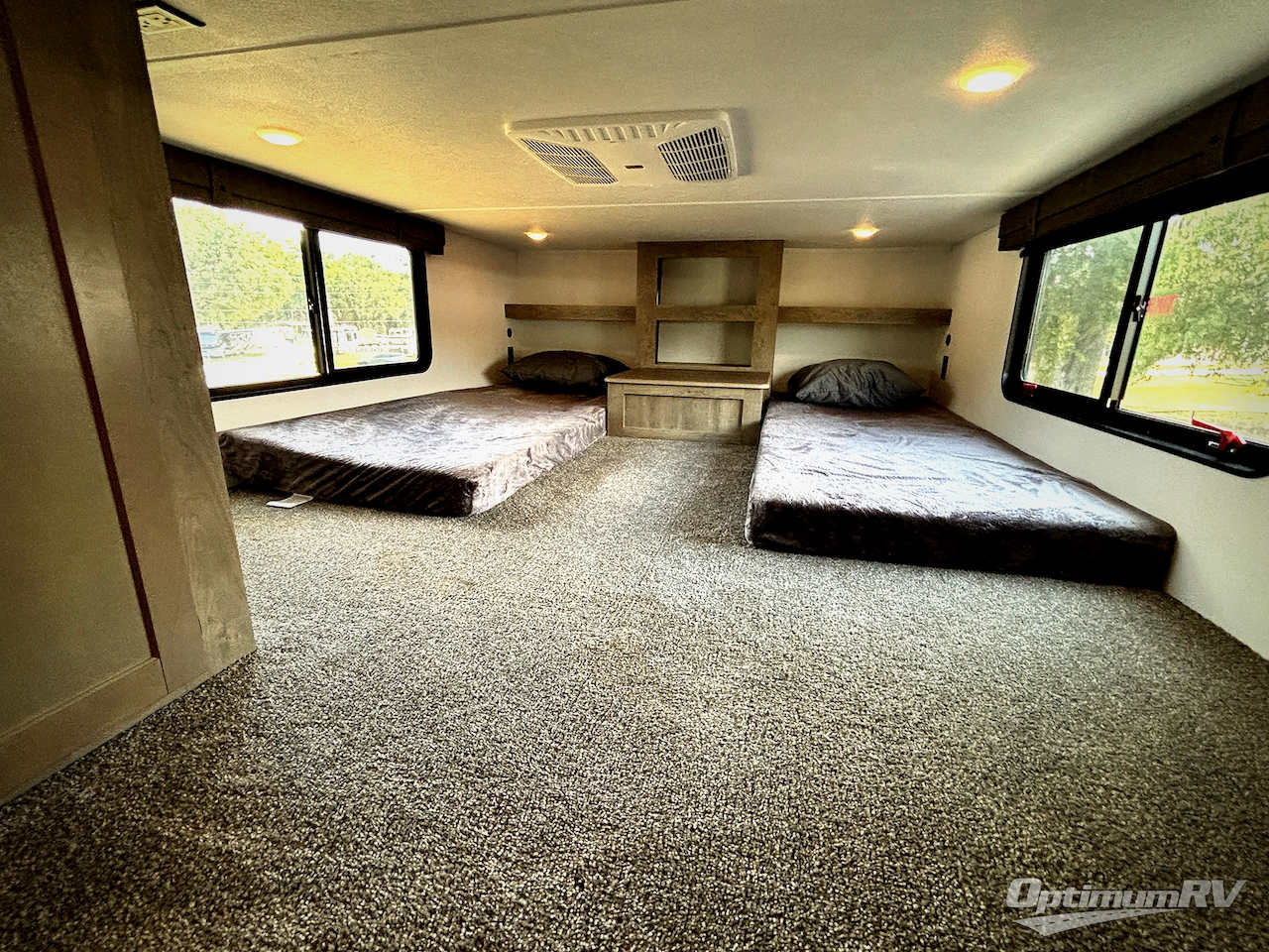 2025 Palomino Puma Destination 402LFT Photo 18