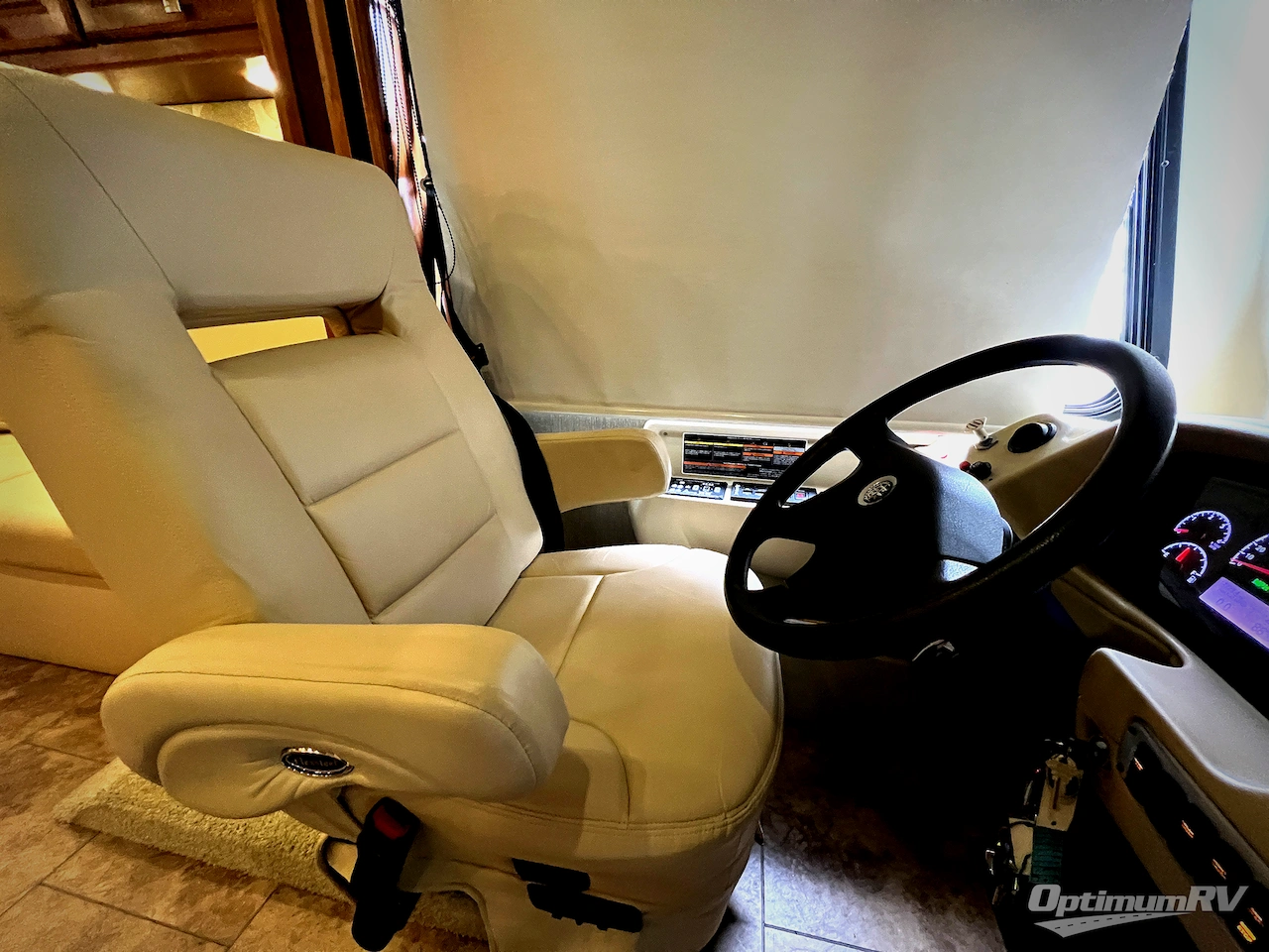 2013 Tiffin Allegro Breeze 32 BR Photo 6