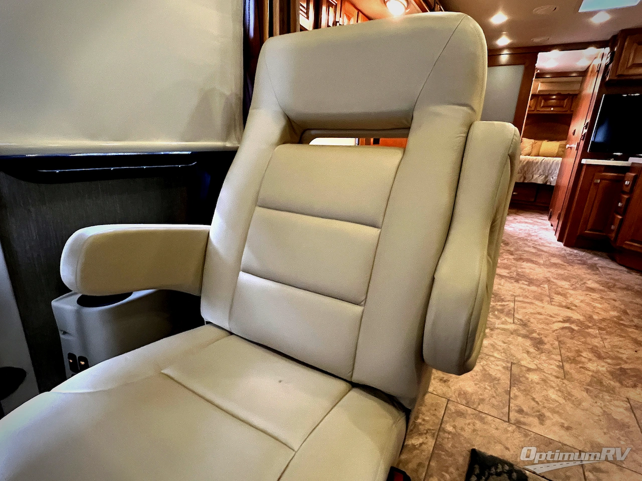 2013 Tiffin Allegro Breeze 32 BR Photo 8