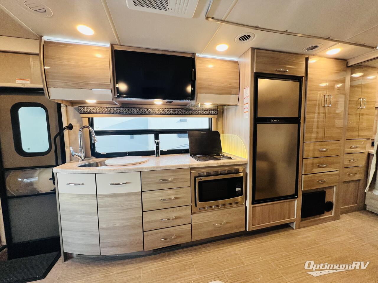 2022 Thor Tiburon Sprinter 24FB Photo 7