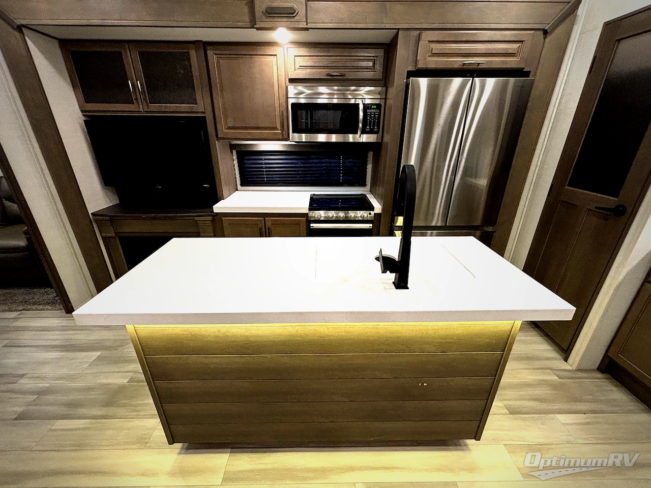 2023 Grand Design Solitude S-Class 3740BH Photo 6