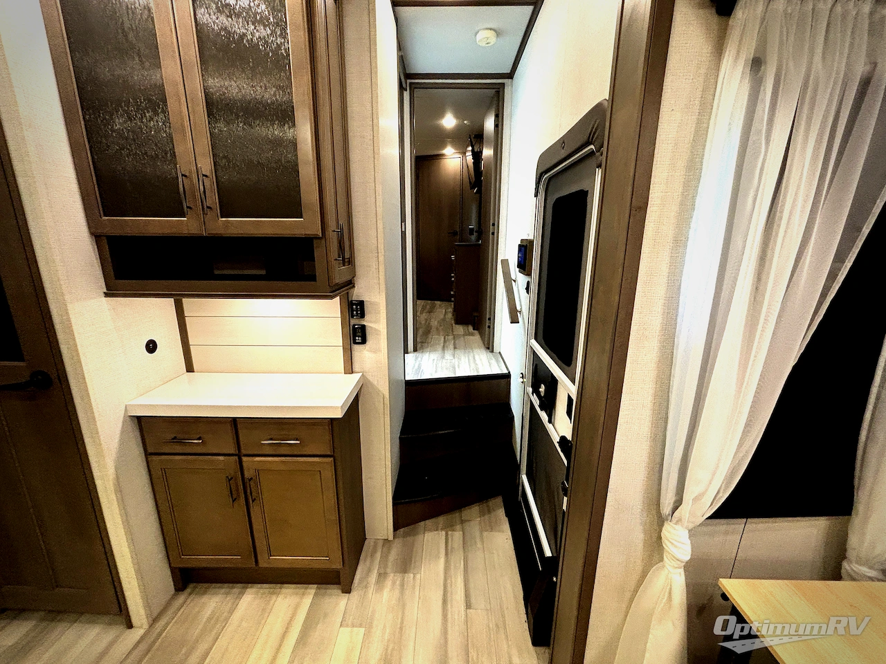 2023 Grand Design Solitude S-Class 3740BH Photo 7