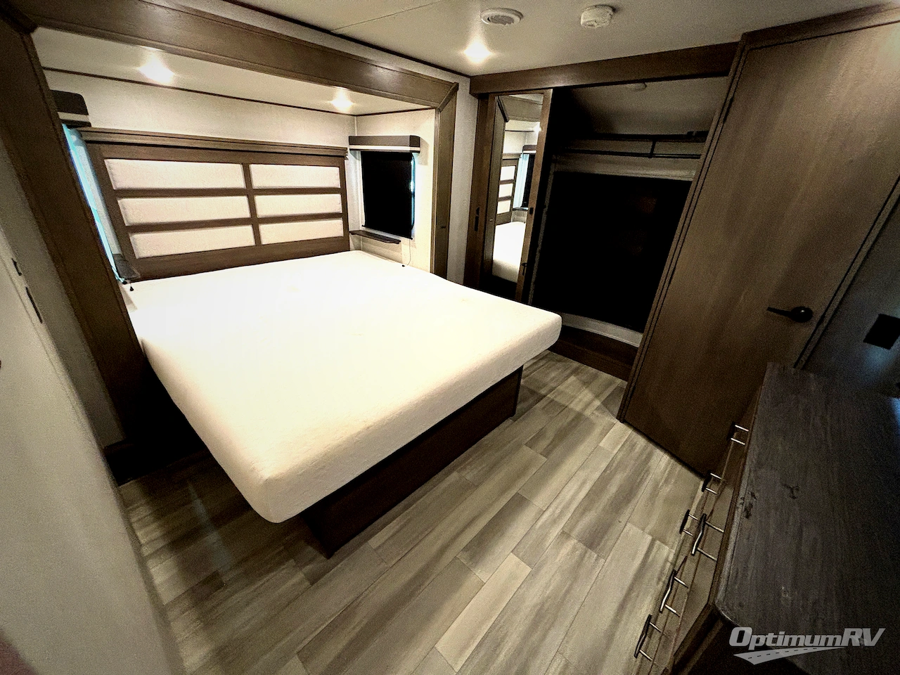 2023 Grand Design Solitude S-Class 3740BH Photo 8