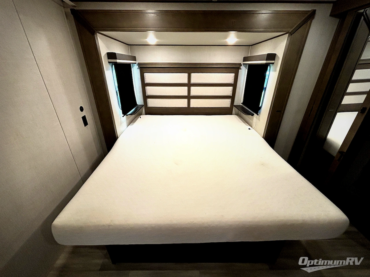 2023 Grand Design Solitude S-Class 3740BH Photo 9