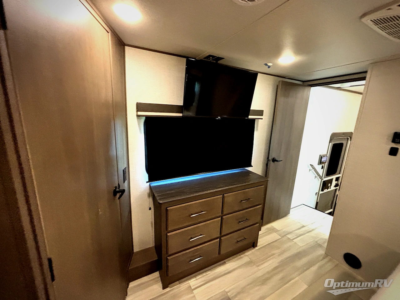 2023 Grand Design Solitude S-Class 3740BH Photo 13