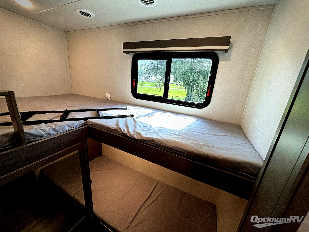2023 Grand Design Solitude S-Class 3740BH Photo 30