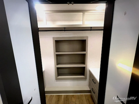 2025 Palomino Columbus 384RKH RV Photo 4