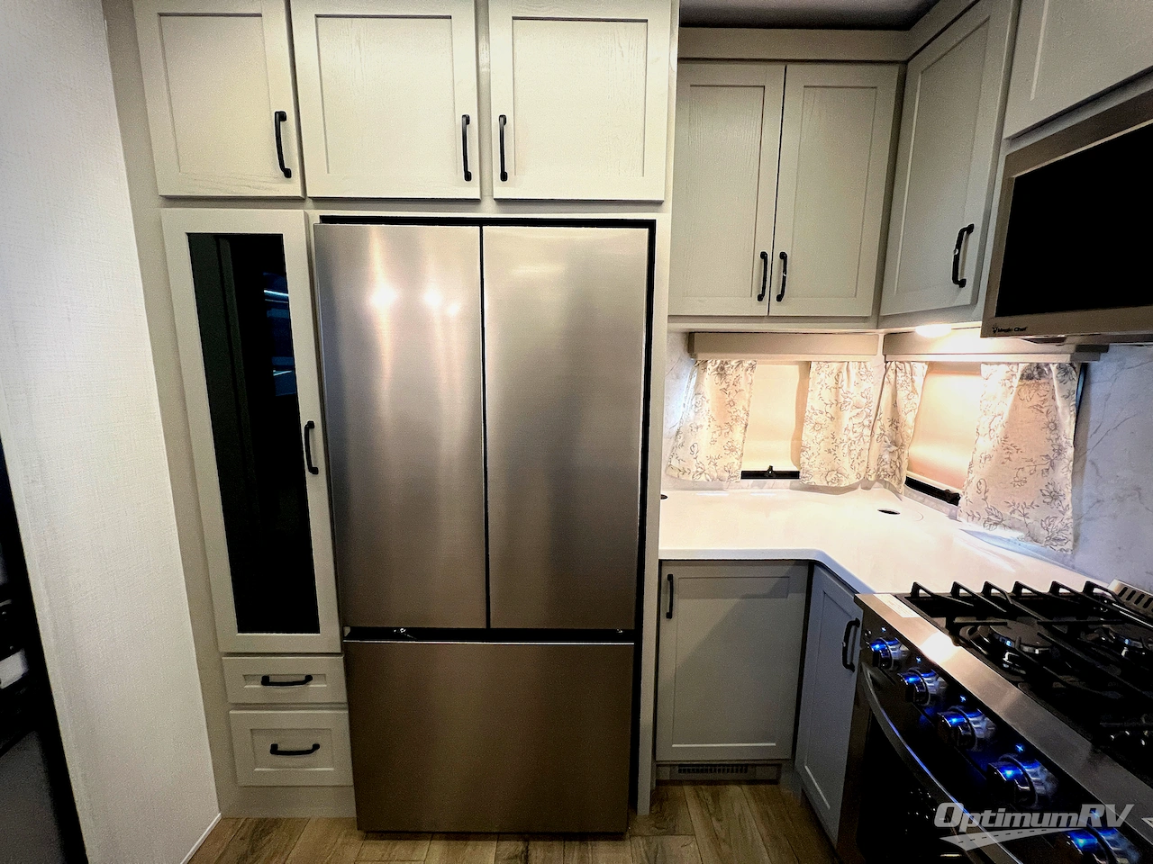 2025 Palomino Columbus 384RKH Photo 35