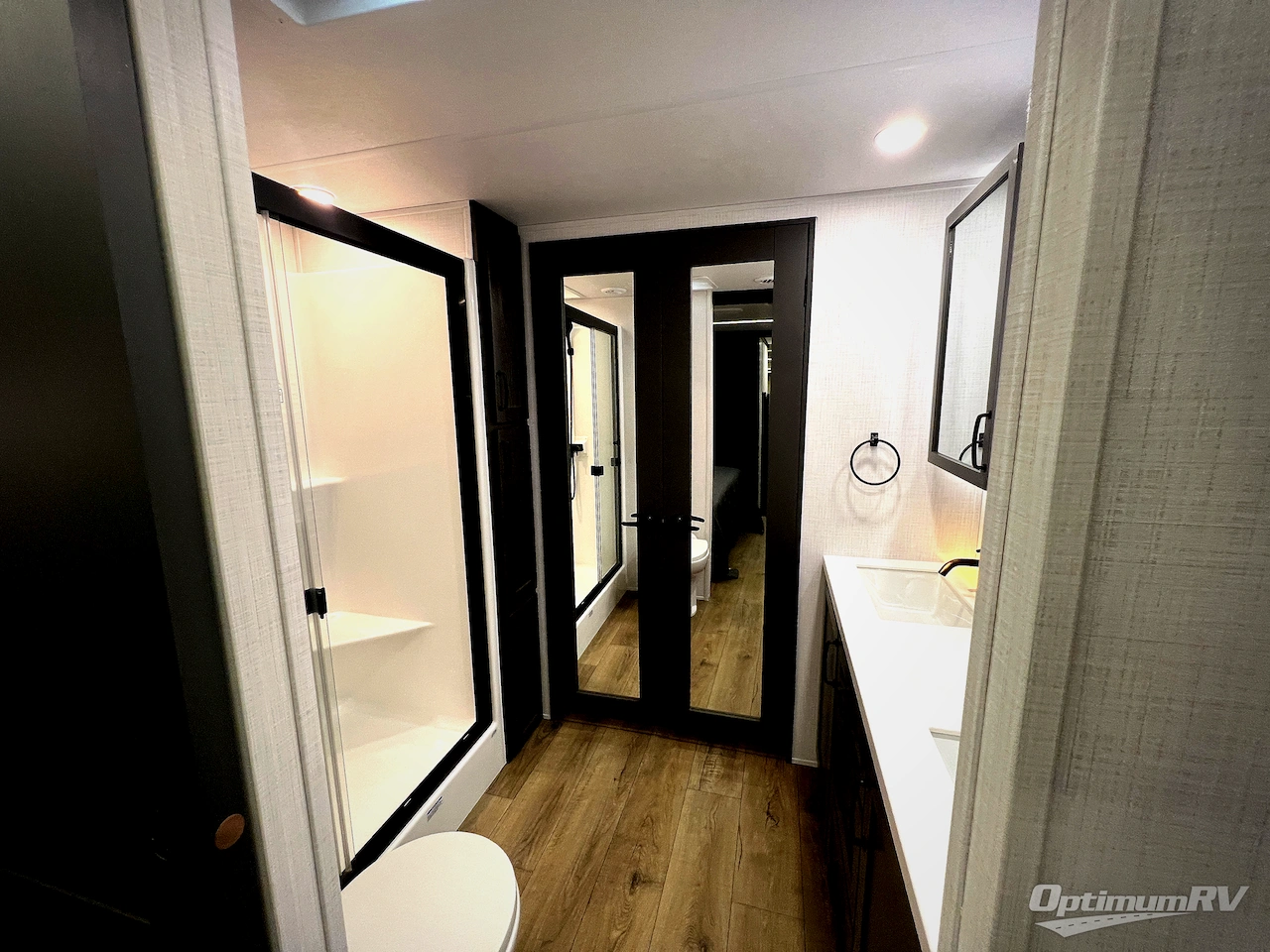 2025 Palomino Columbus 384RKH Photo 58