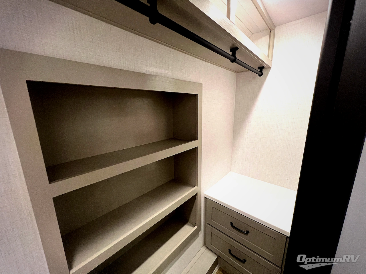 2025 Palomino Columbus 384RKH Photo 66