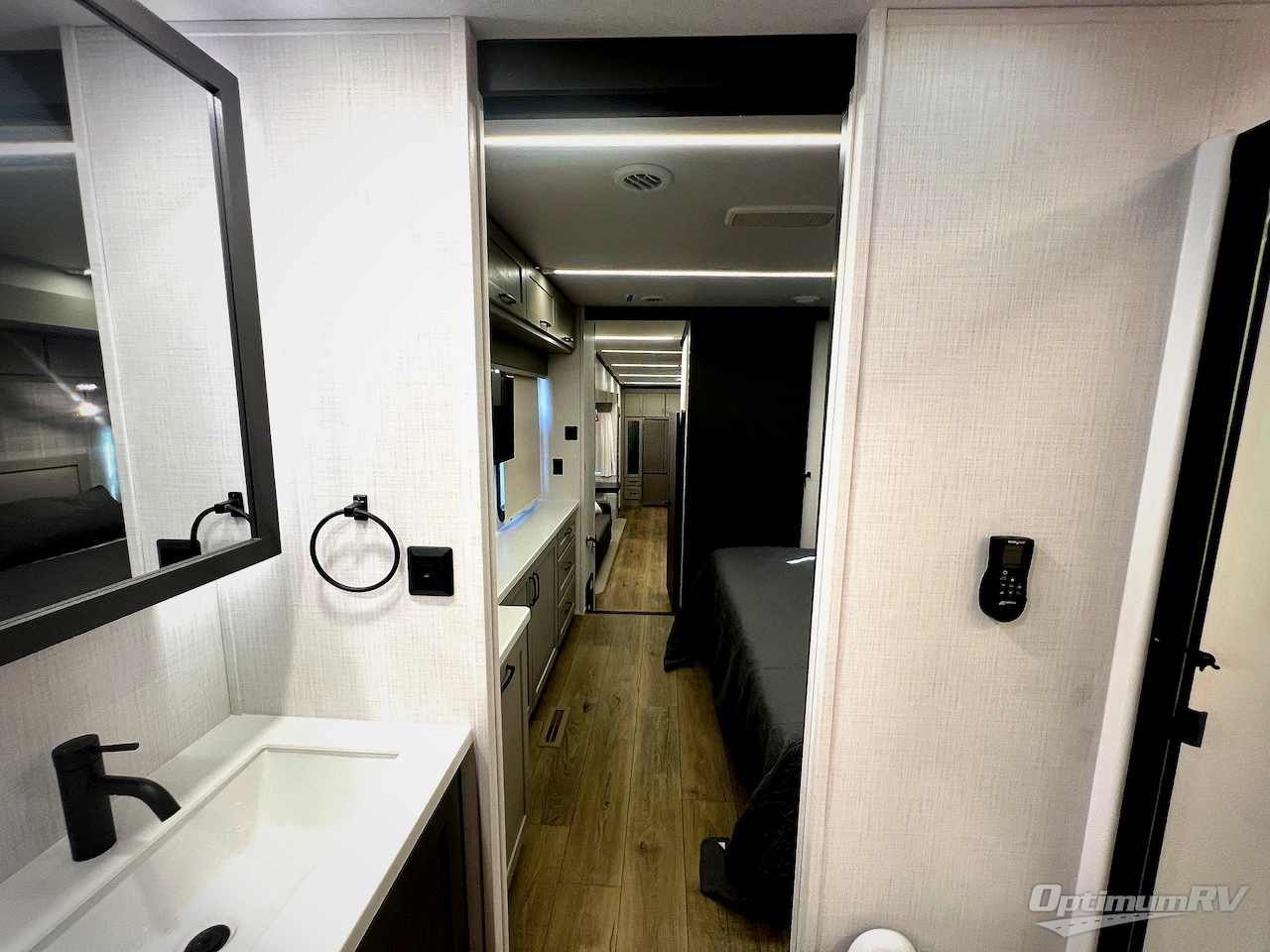 2025 Palomino Columbus 384RKH Photo 67