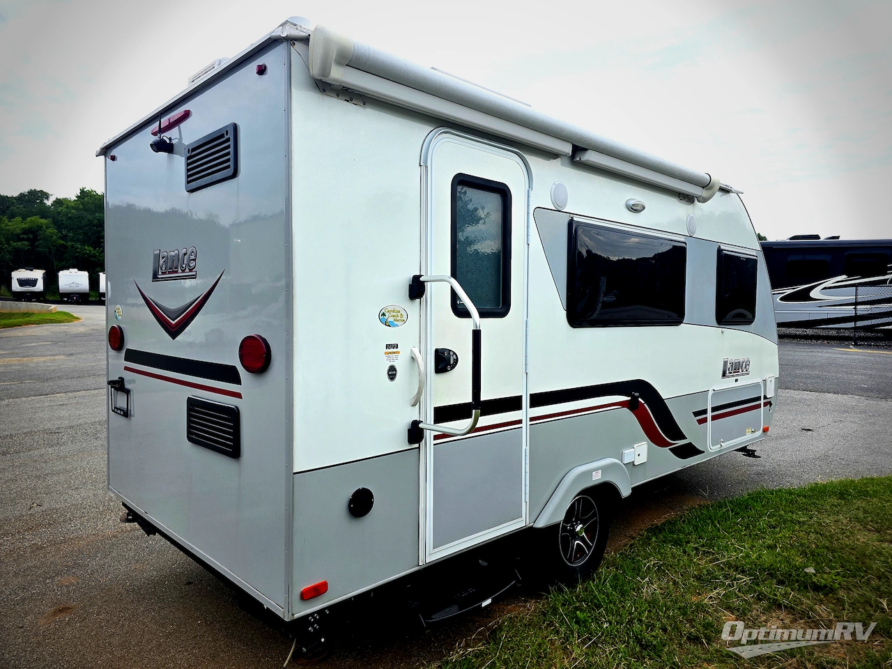 2019 Lance Lance Travel Trailers 1475 Photo 2