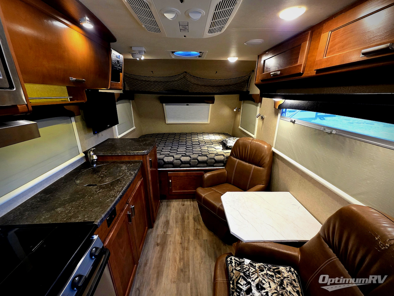 2019 Lance Lance Travel Trailers 1475 Photo 4