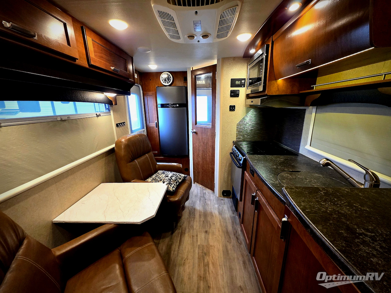 2019 Lance Lance Travel Trailers 1475 Photo 5