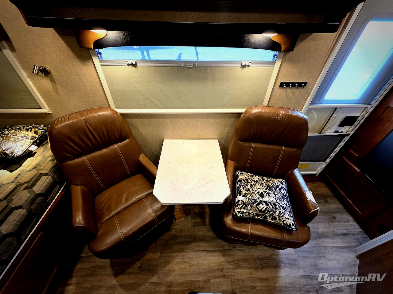 2019 Lance Lance Travel Trailers 1475 Photo 6