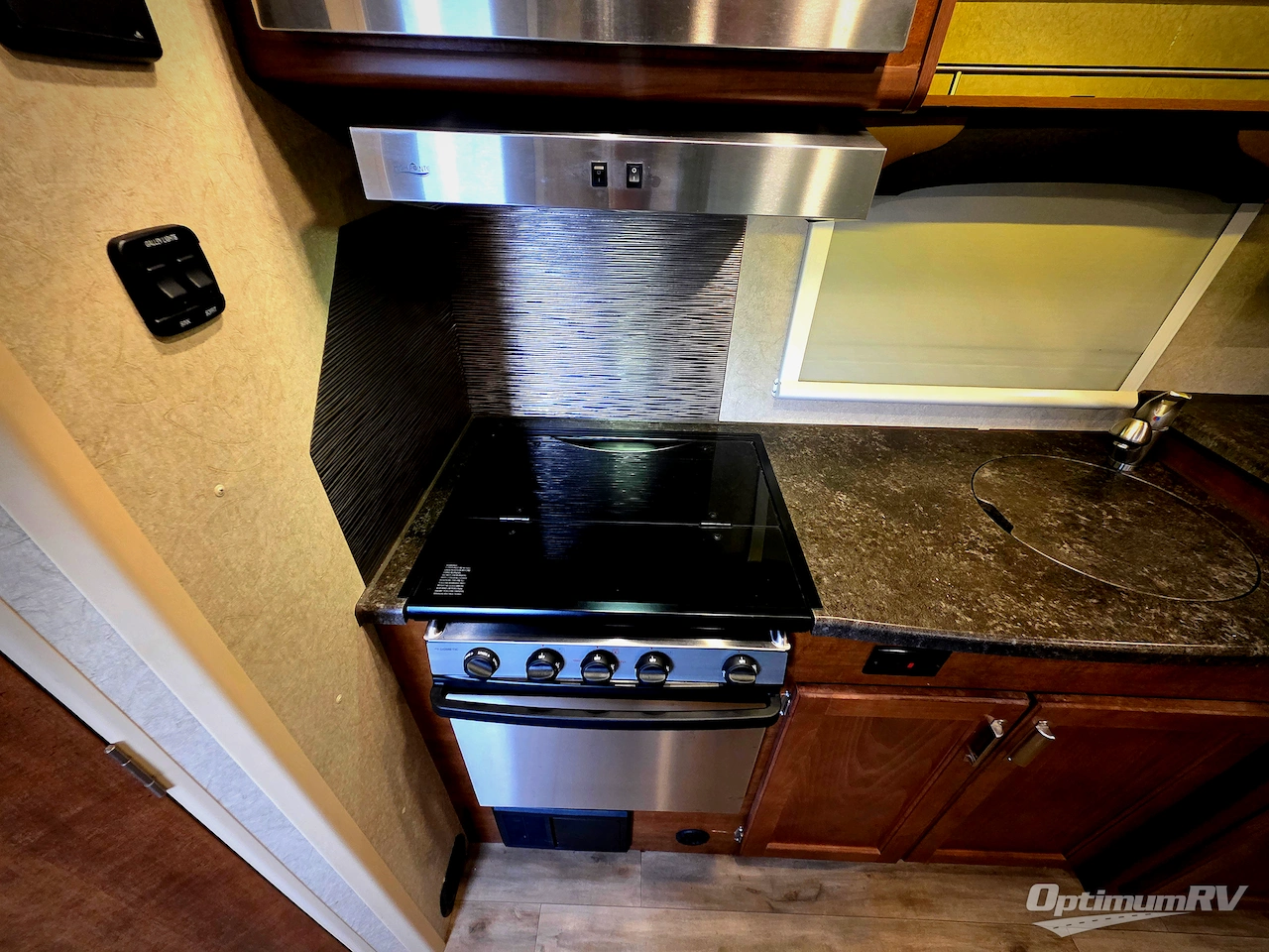 2019 Lance Lance Travel Trailers 1475 Photo 9