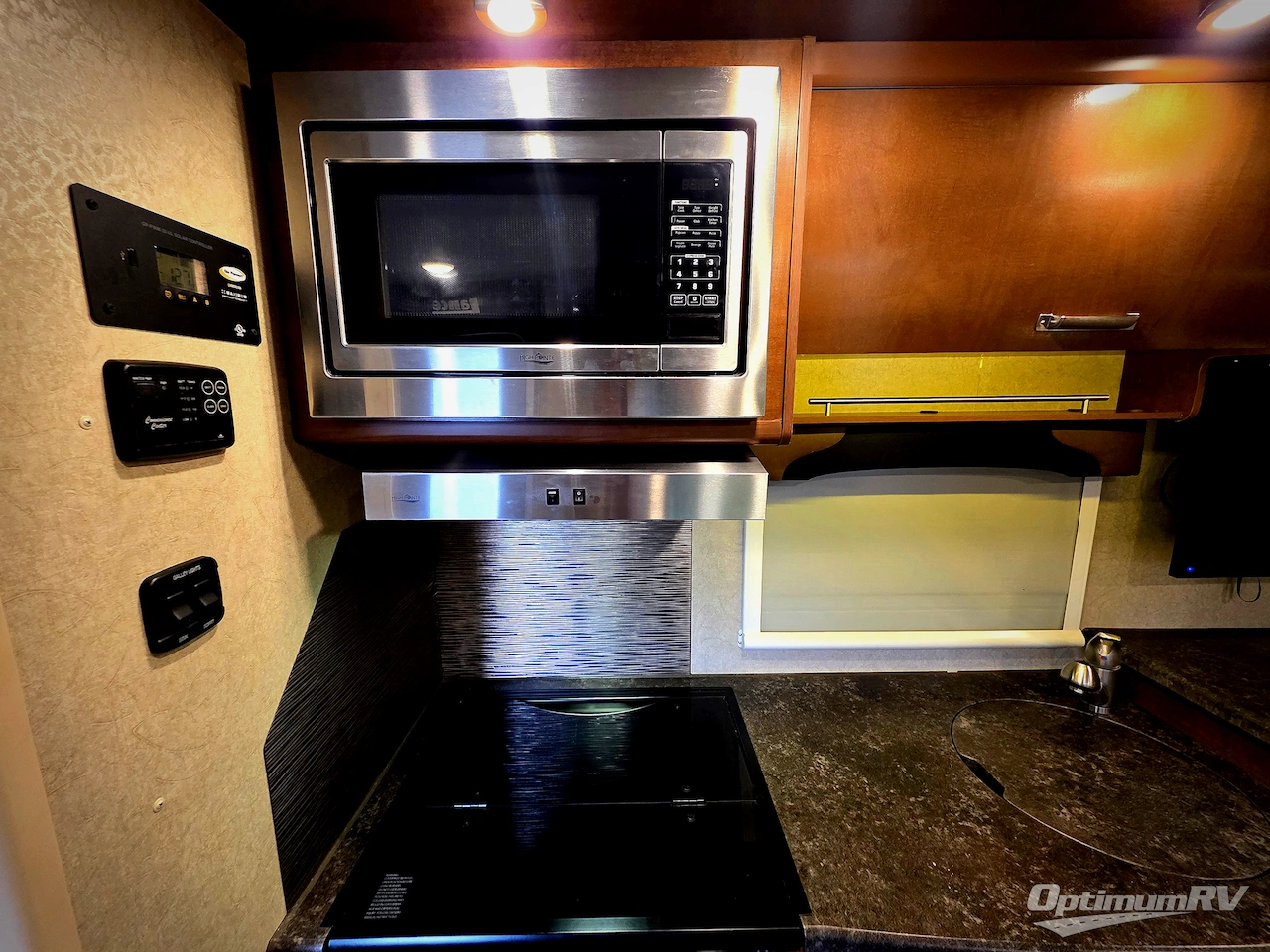 2019 Lance Lance Travel Trailers 1475 Photo 10