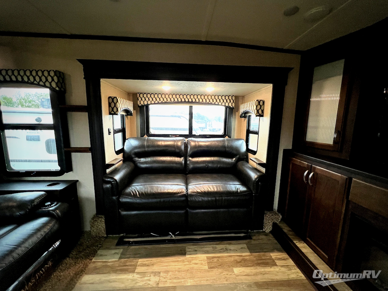 2020 Coachmen Brookstone 344FL Photo 8