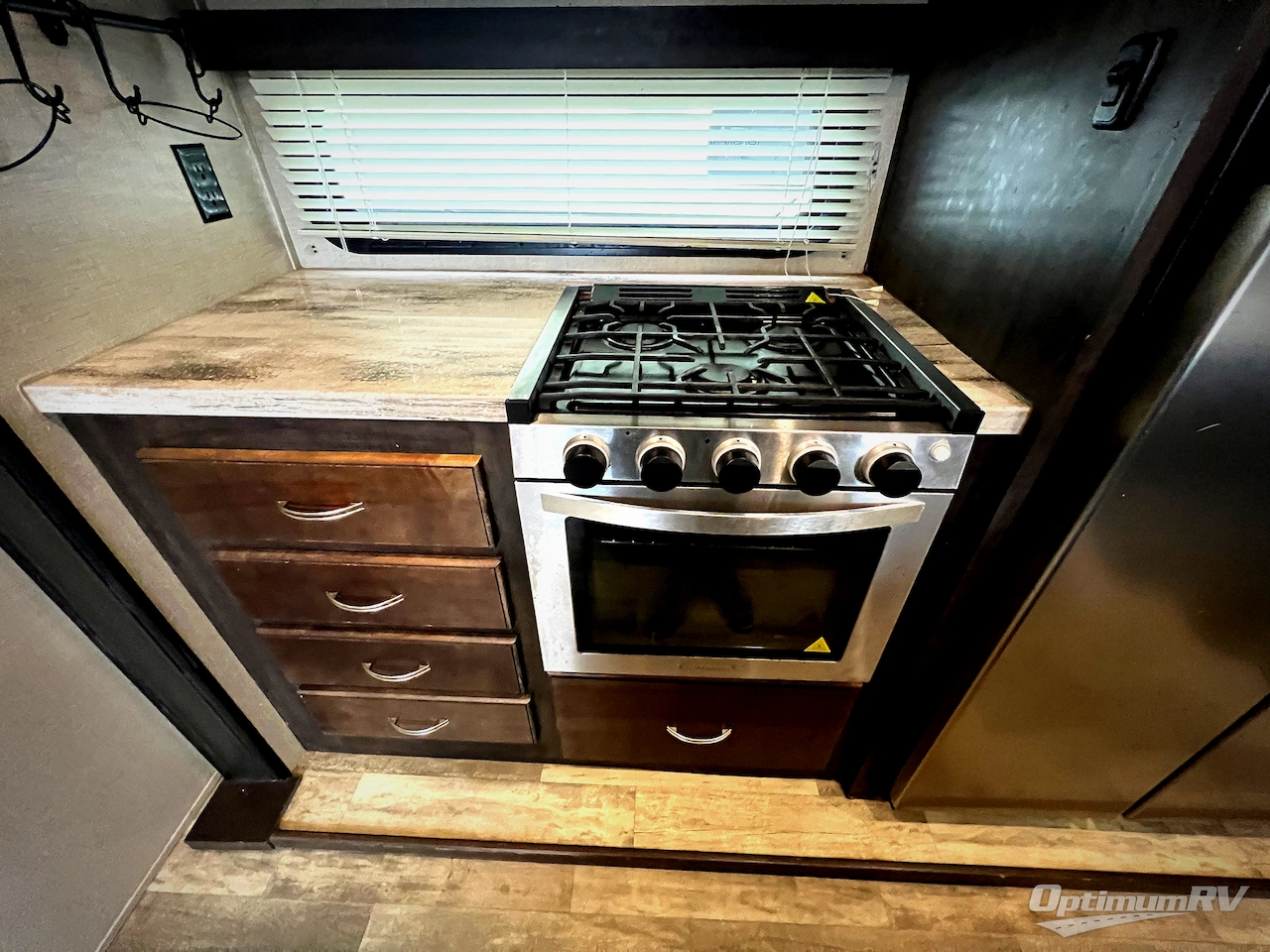 2020 Coachmen Brookstone 344FL Photo 14