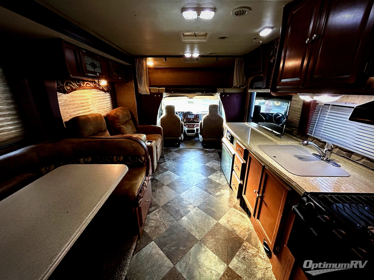 2014 Coachmen Leprechaun 319DS Ford 450 Photo 5