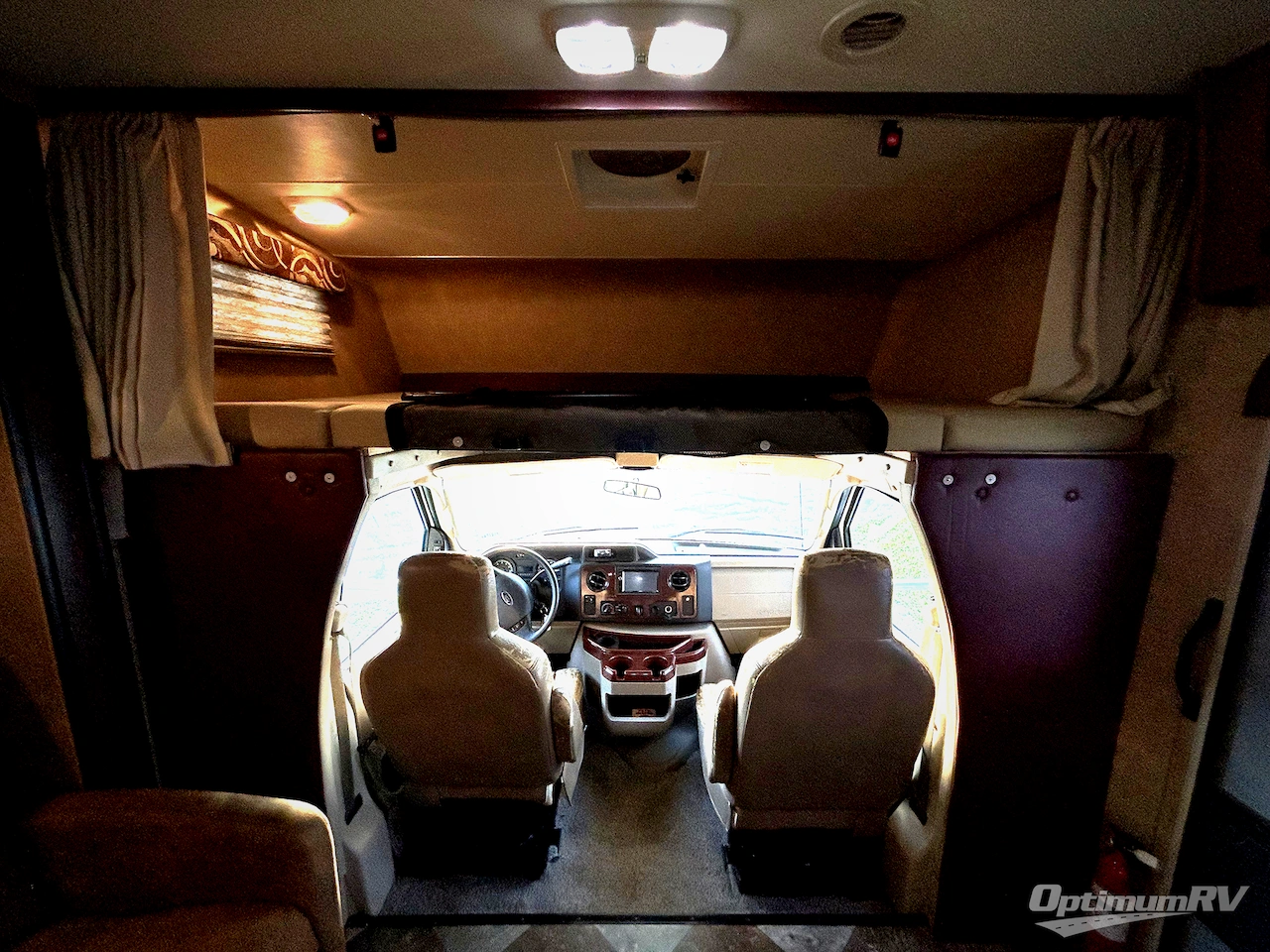 2014 Coachmen Leprechaun 319DS Ford 450 Photo 7