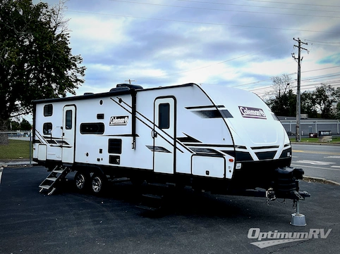 Used 2022 Dutchmen Coleman Light 2755BH Featured Photo