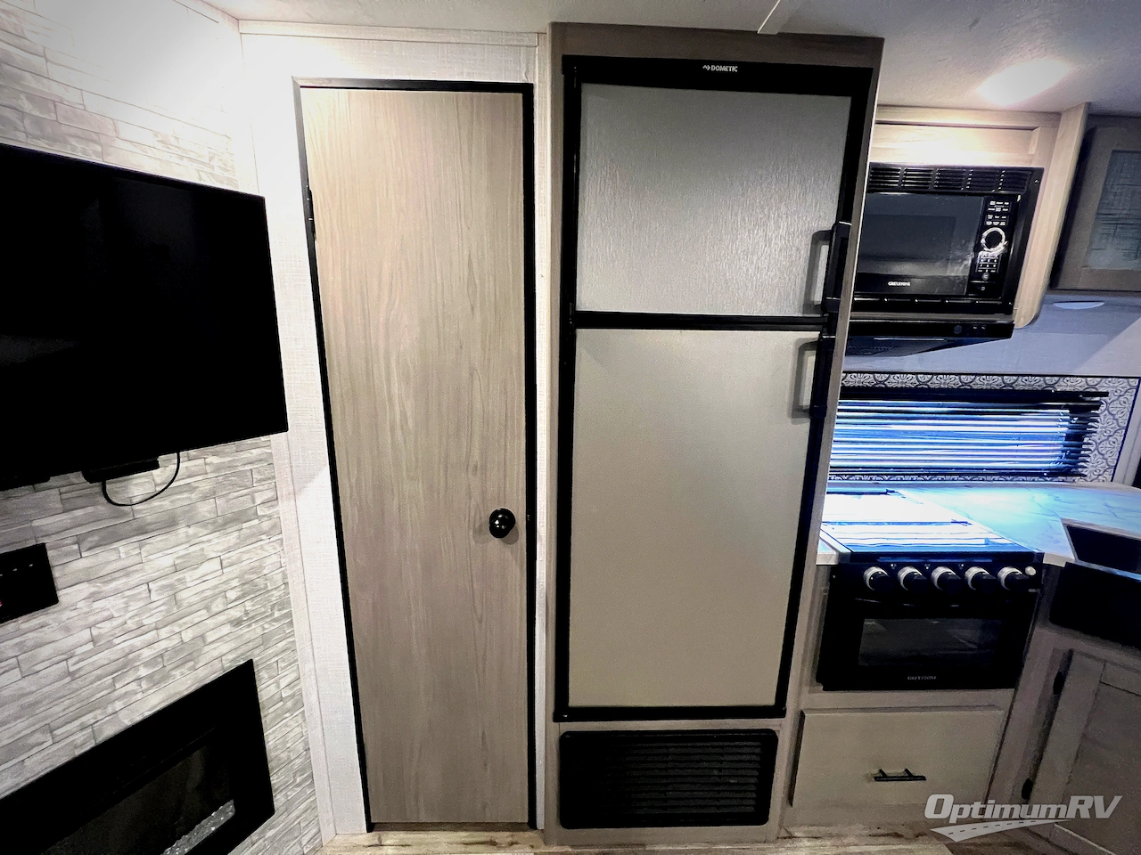 2022 Dutchmen Coleman Light 2755BH Photo 9