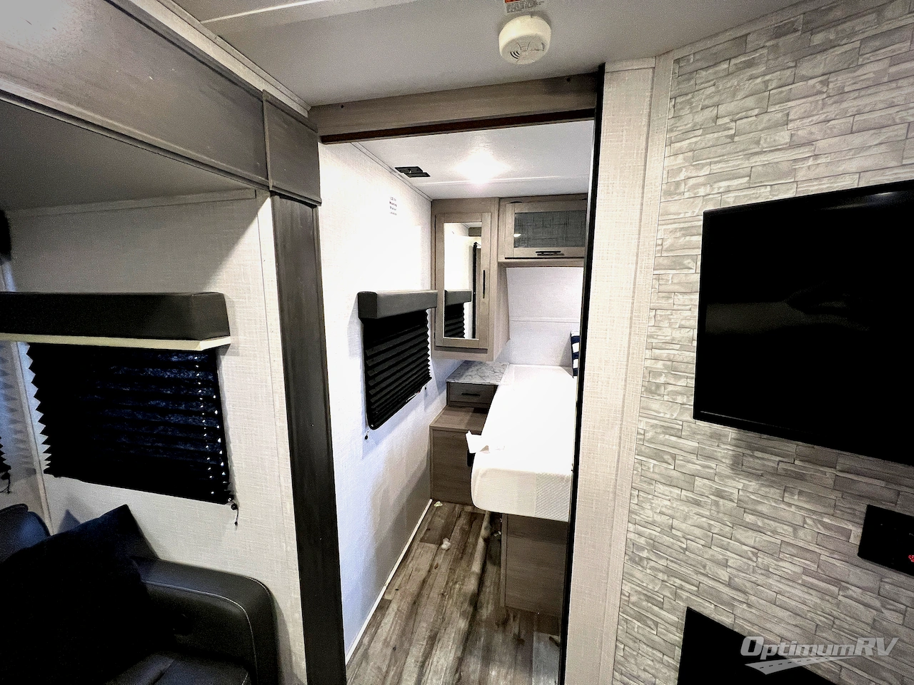 2022 Dutchmen Coleman Light 2755BH Photo 12