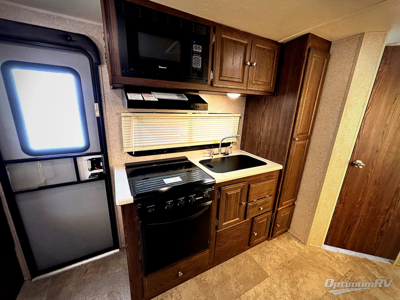 2018 Forest River Rockwood Roo 233S Photo 11