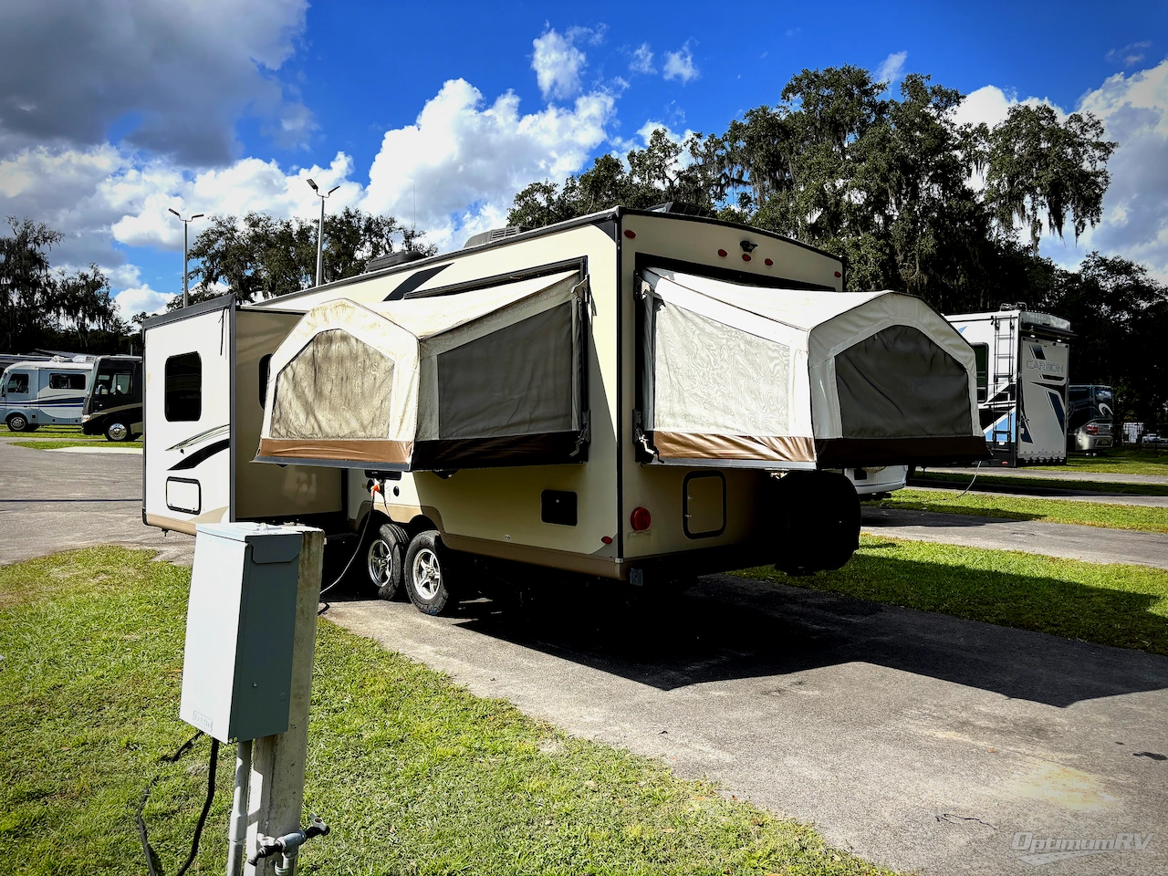 2018 Forest River Rockwood Roo 233S Photo 3