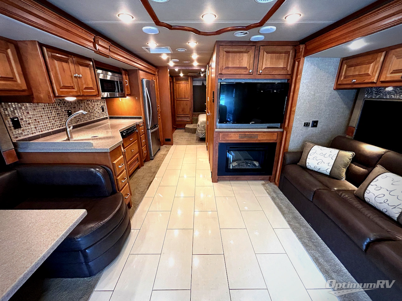2017 Tiffin Allegro RED 33 AA Photo 2