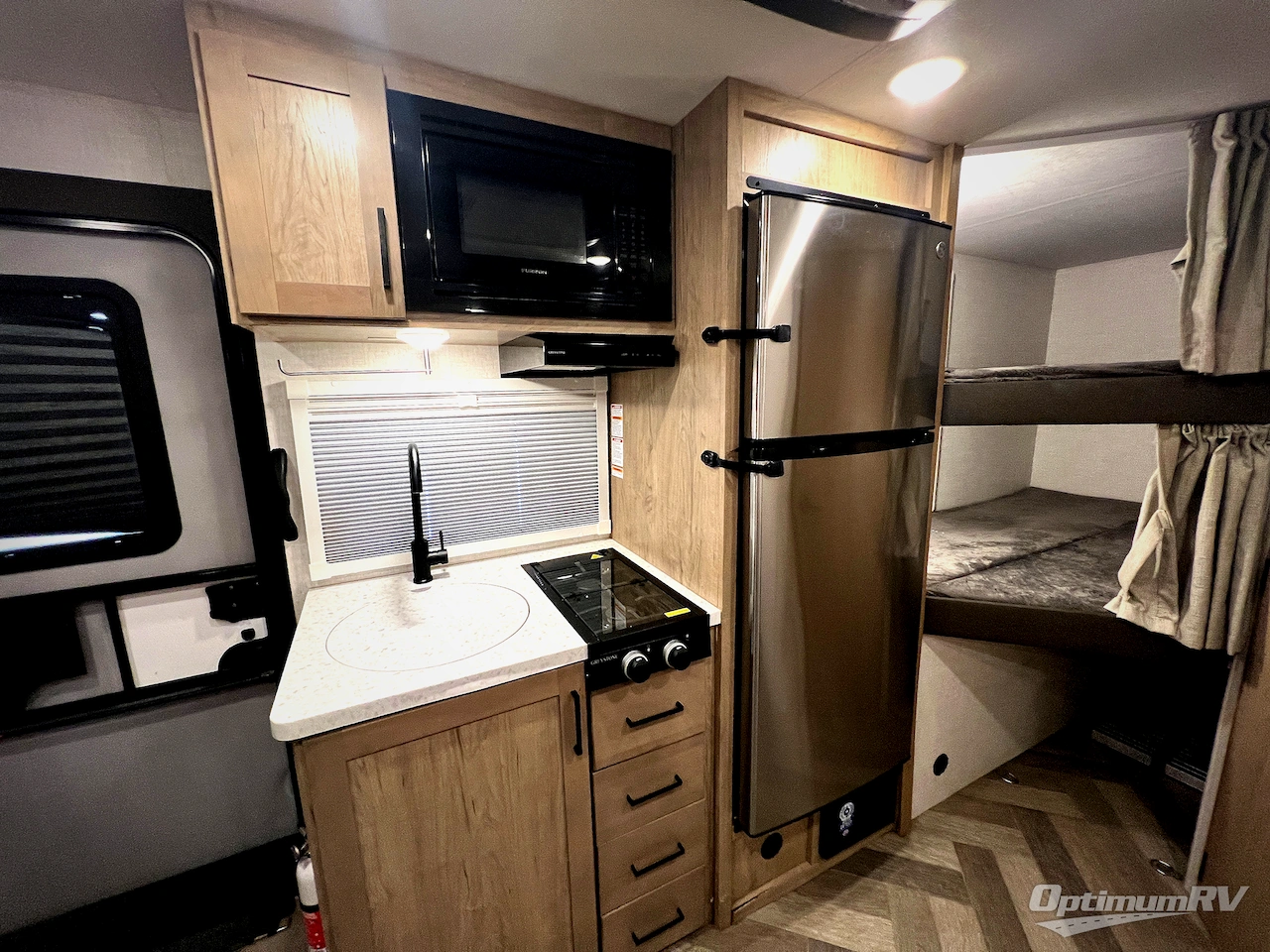 2023 Ember Overland Series 191MDB Photo 5