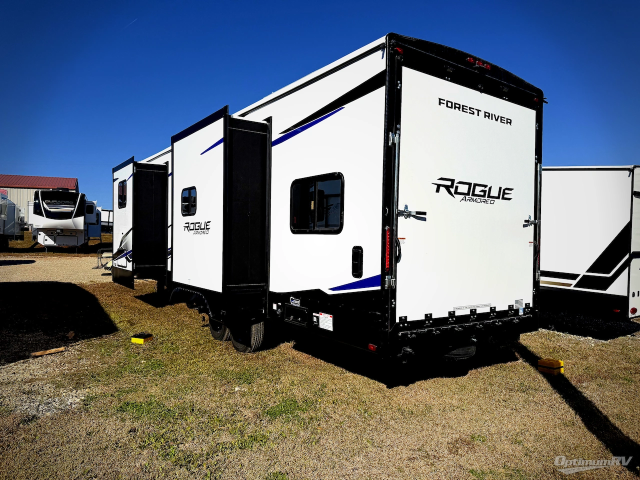 2026 Forest River Vengeance Rogue Armored 26L140 Photo 3