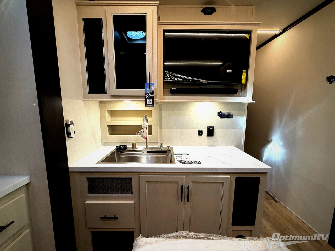 2026 Forest River Vengeance Rogue Armored 26L140 Photo 13