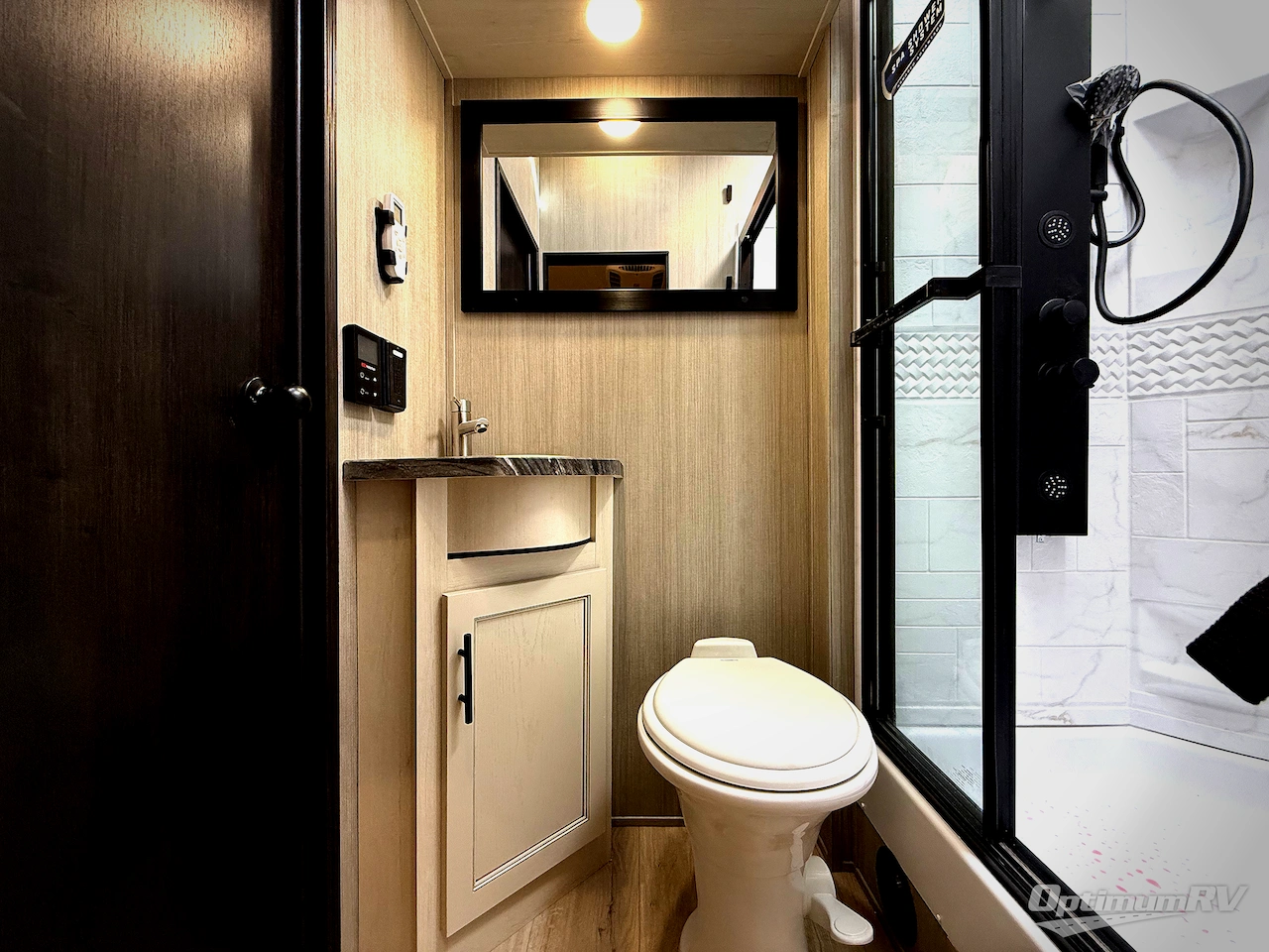 2026 Forest River Vengeance Rogue Armored 26L140 Photo 19