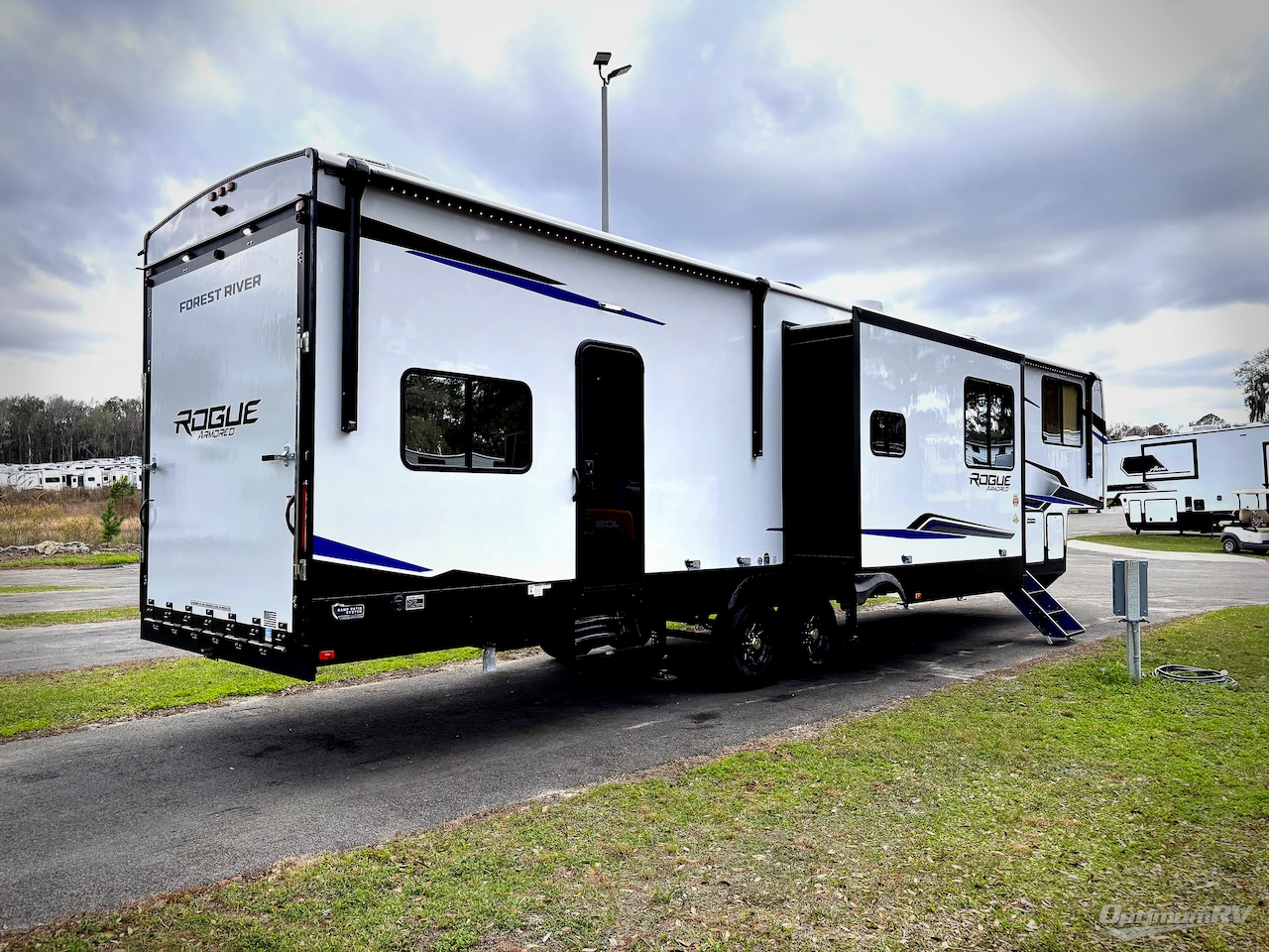 2026 Forest River Vengeance Rogue Armored 391T145 Photo 2