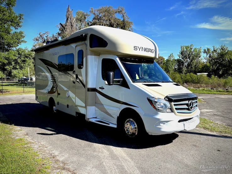 2018 Thor Synergy SD24 RV Photo 1