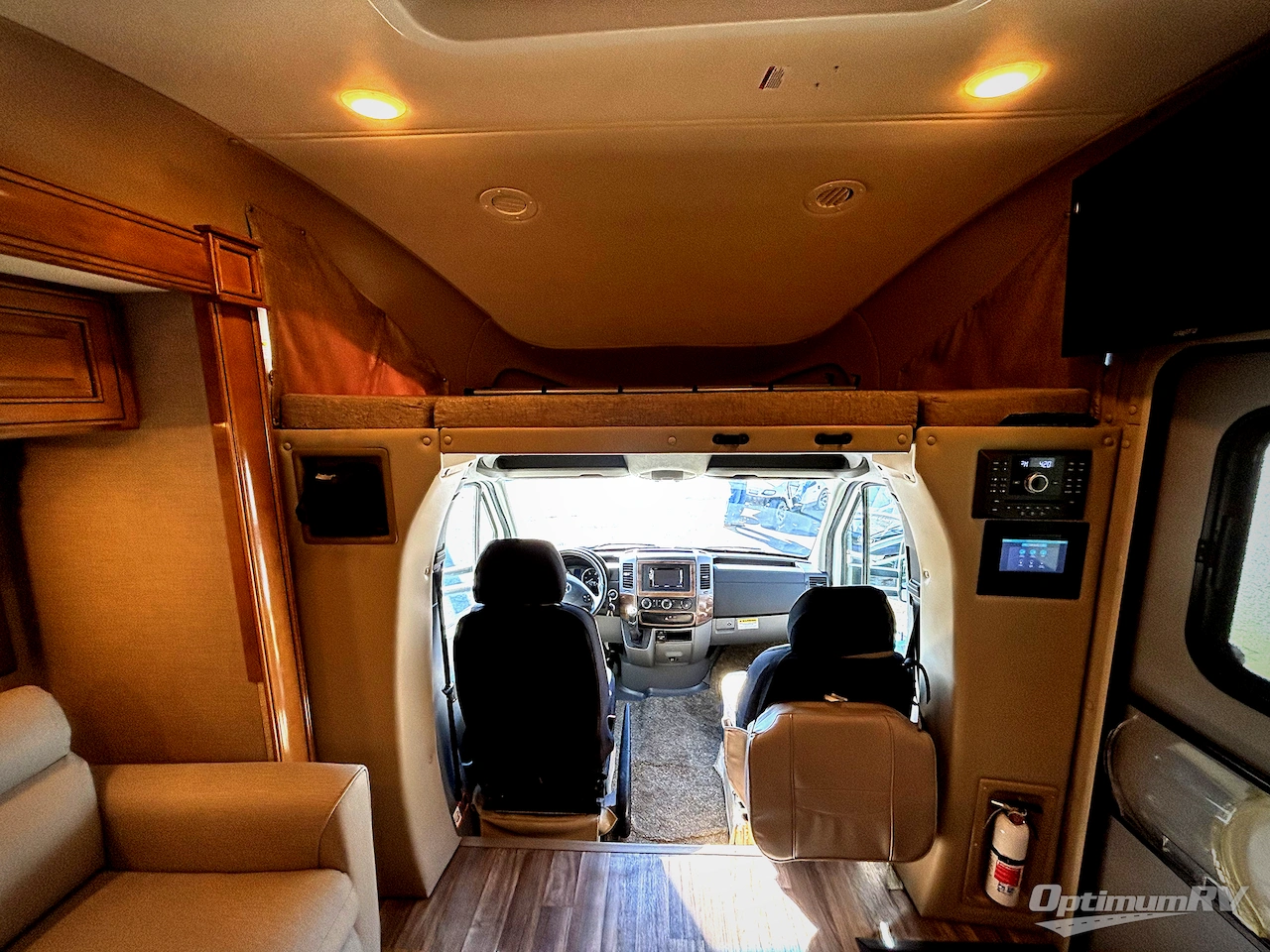 2018 Thor Synergy SD24 Photo 10