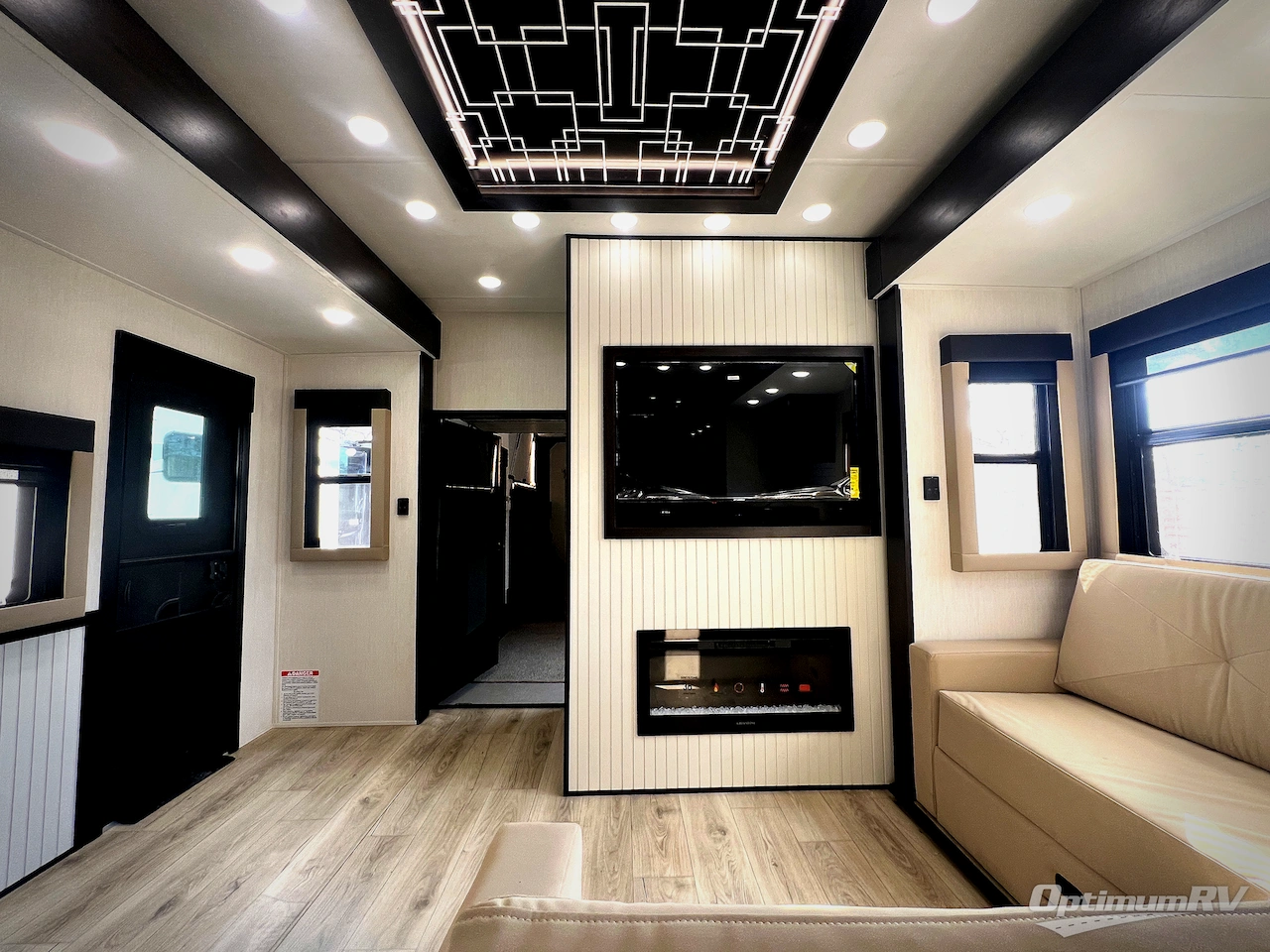 2026 Forest River Cherokee Vengeance 4413 Photo 4