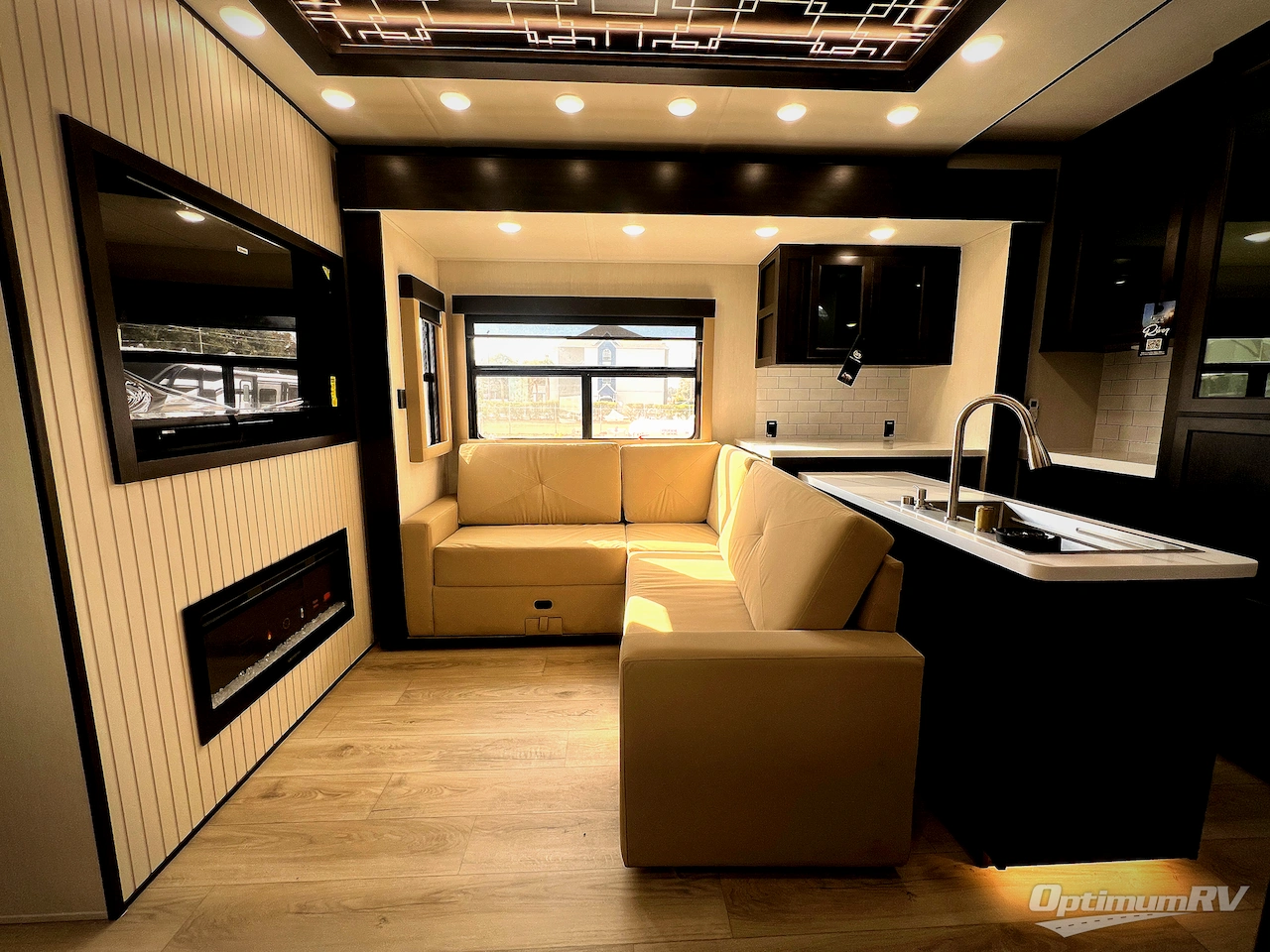 2026 Forest River Cherokee Vengeance 4413 Photo 6