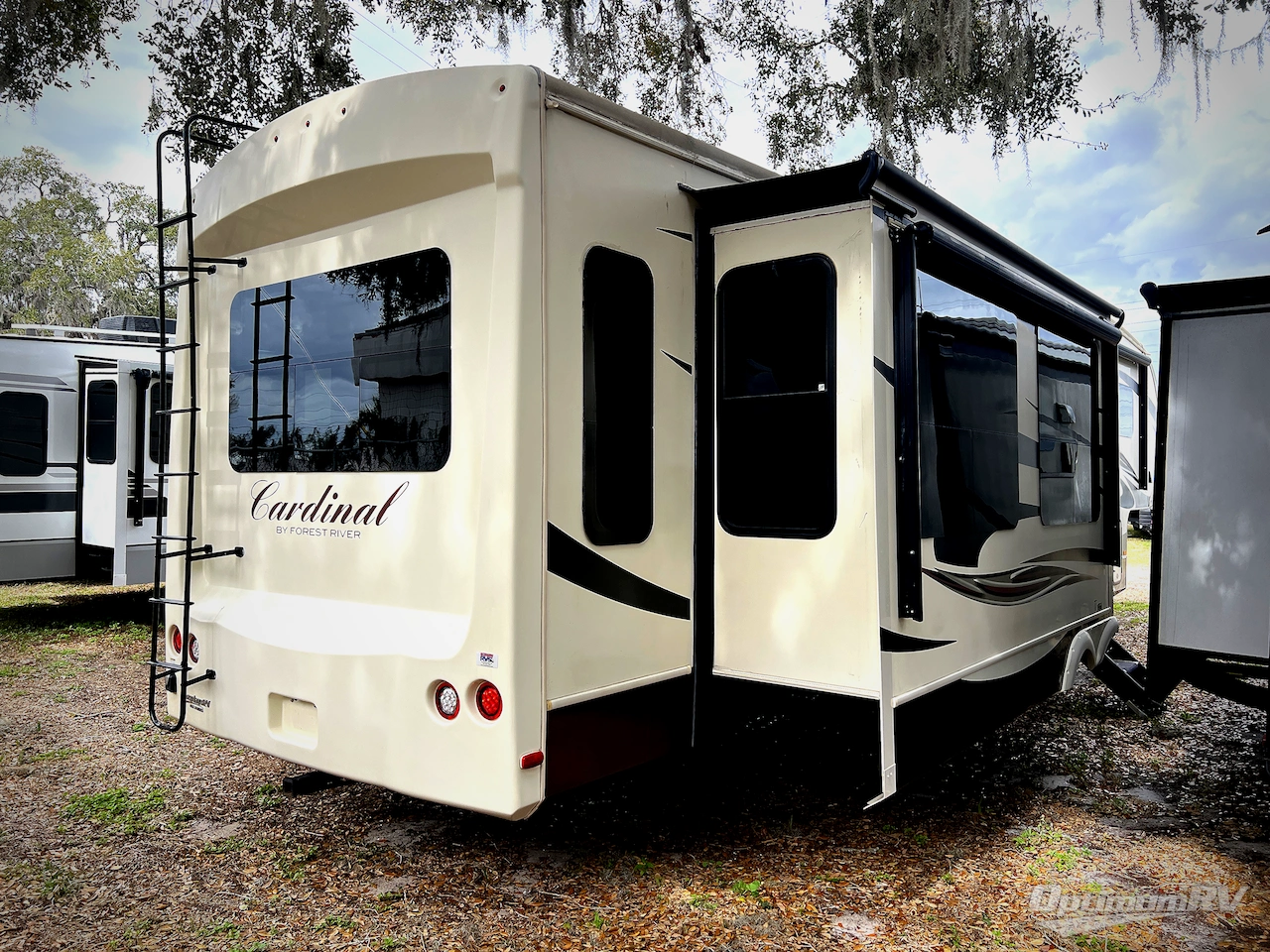 2016 Forest River Cardinal 3850RL Photo 3
